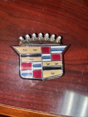 OEM 70's-80's Vintage Cadillac Medallion Emblem Logo Badge Hub Cap Part# 354570